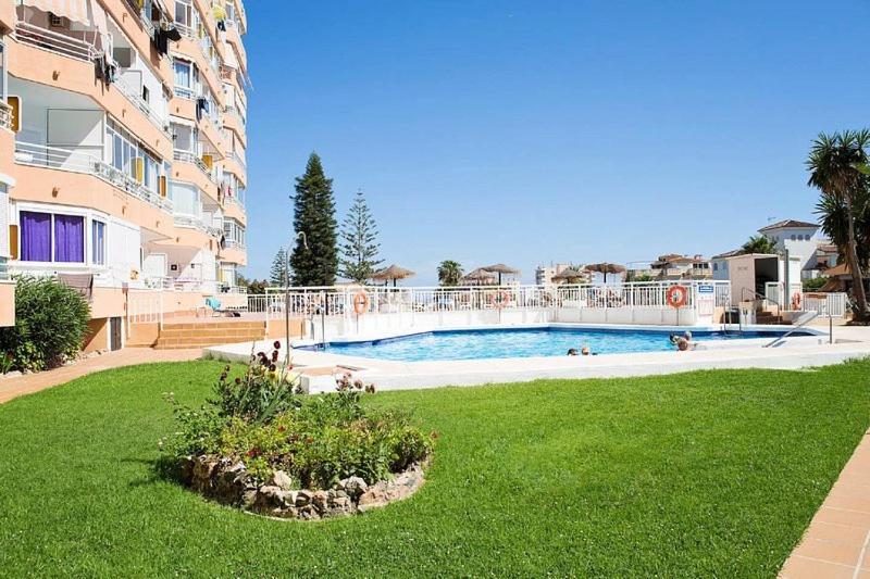 דירות Studio With Sea Views In טורמולינוס מראה חיצוני תמונה