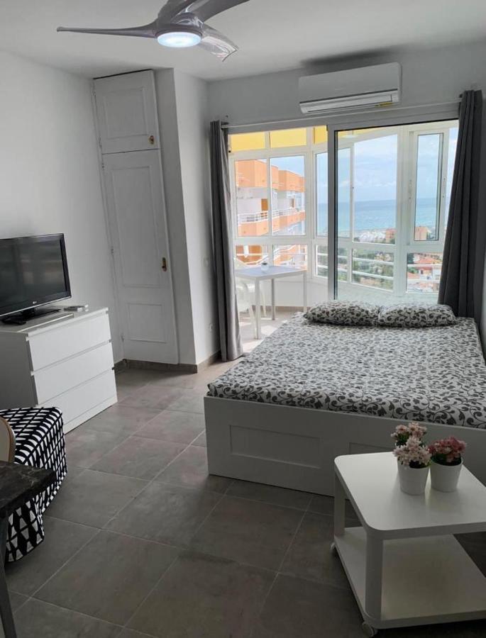 דירות Studio With Sea Views In טורמולינוס מראה חיצוני תמונה